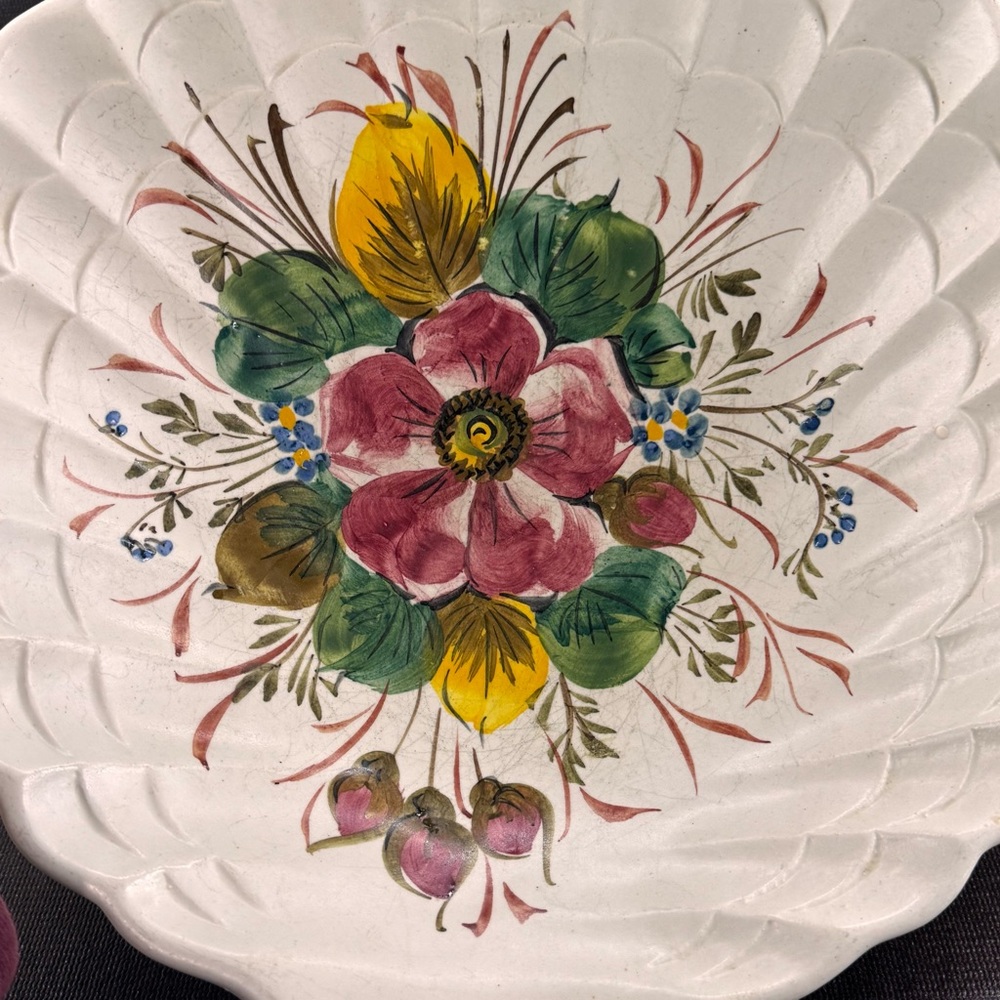 Vintage Italian Pottery Large Scalloped Edge Bowl Hand Painted Florals Italy - Picture 3 of 9
